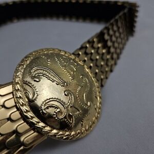Vintage Gold Stretch Belt 80's Metal Medallion Buckle 24" Women's